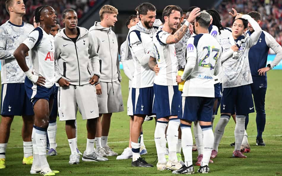 Estrela do Tottenham sai 'brutalmente' lesionada de amistoso