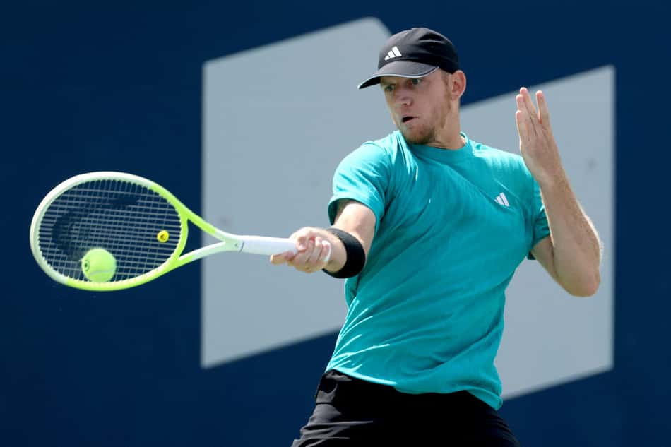 O espanhol Alejandro Davidovich Fokina na vitória sobre o tcheco Jakub Mensik em Toronto (Foto: Matthew Stockman/AFP)