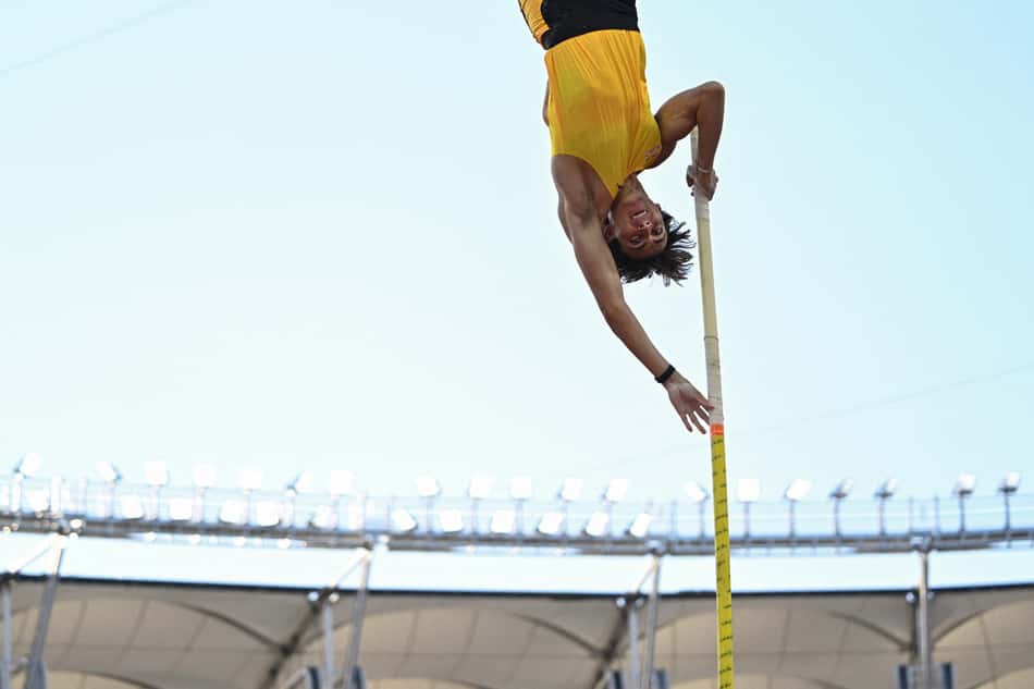 Duplantis bate o recorde mundial do salto com vara