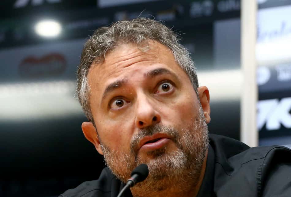 Alexandre Mattos confirma demissão de Cléber Xavier, que deixou o comando do time depois de 17 partidas. (Foto:  Mauricio De Souza/AGIF)