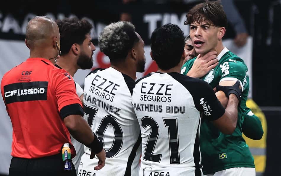CBF define arbitragem para duelo entre Palmeiras e Corinthians