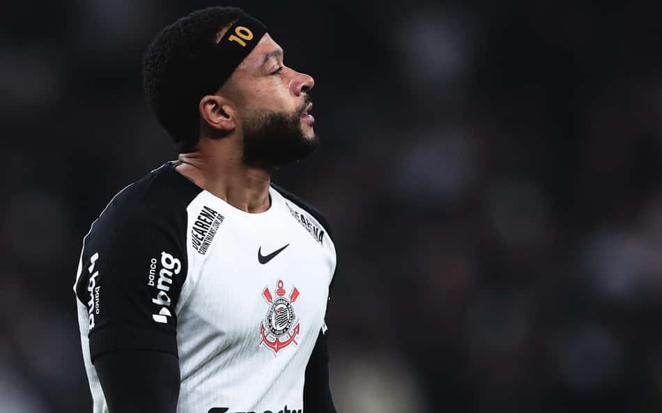 Memphis avança em recuperação, mas gramado sintético preocupa o Corinthians