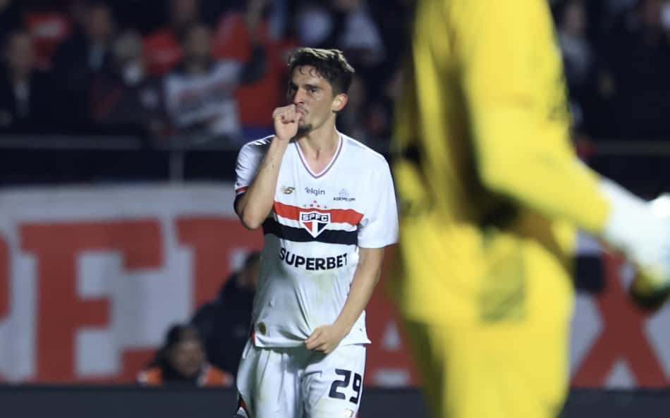 Entre recuperação e gol: como Pablo Maia encara a disputa por espaço no São Paulo?