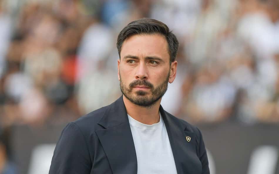 Torcedores mandam recado a Davide Ancelotti depois da eliminação do Botafogo para LDU