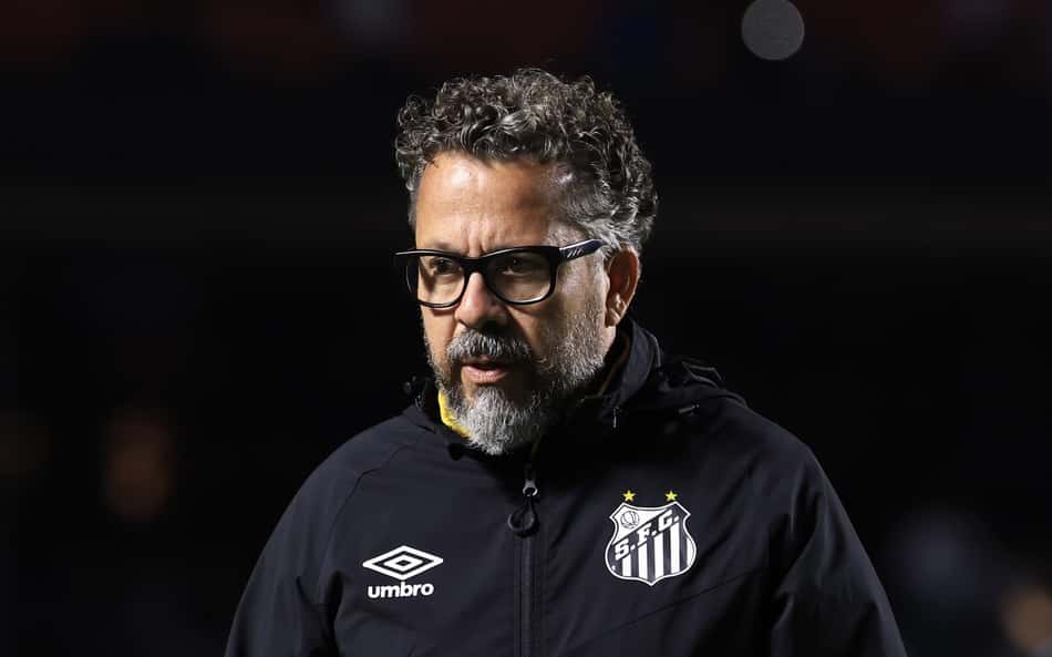 Assista ao vivo à coletiva de Cléber Xavier após vitória do Santos