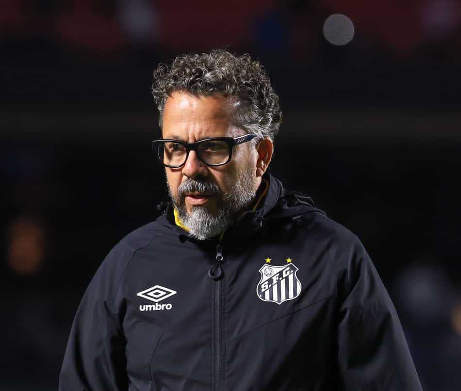 Cleber Xavier está pressionado no cargo (Foto: Marcello Zambrana/AGIF)