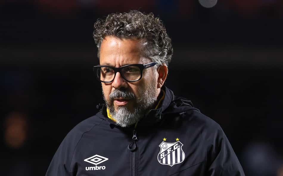 Sob a sombra de Sampaoli, Cleber Xavier 'joga a vida' contra o Cruzeiro