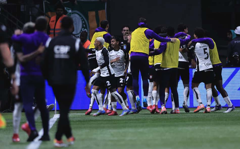Ídolo do Corinthians provoca Palmeiras: 'Tem que jogar bola'
