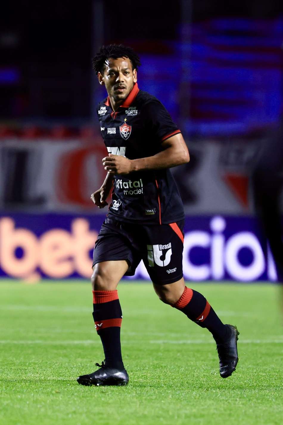 Romarinho em ação no Morumbis (Foto: Marcello Zambrana/AGIF)