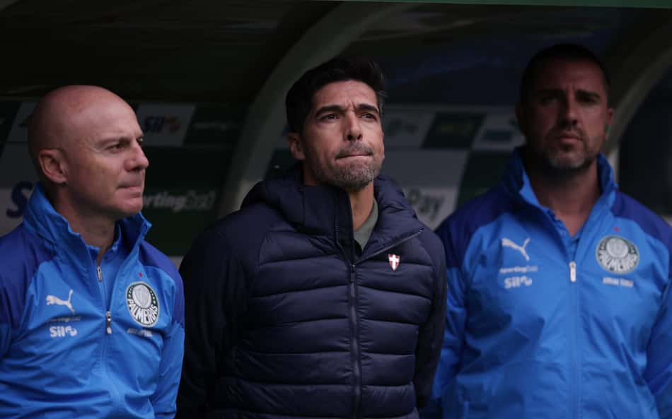 Abel comenta sobre decisão do VAR em vitória do Palmeiras: 'Adversário pode reclamar'