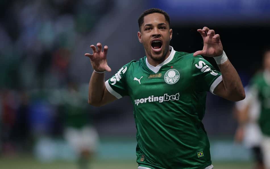 Palmeiras ameniza tensão em reencontro com torcida e tem Vitor Roque como protagonista
