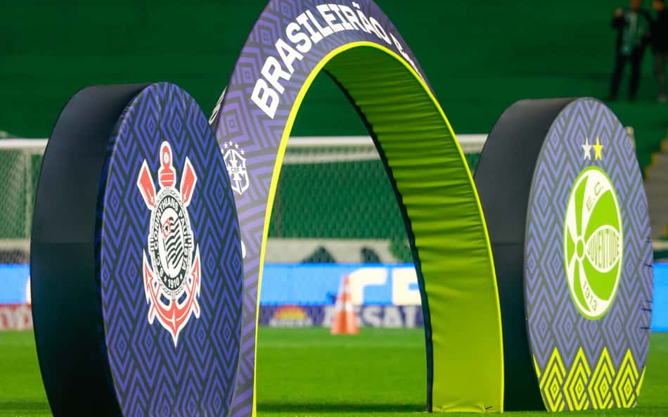 Web não perdoa atitude de medalhão do Corinthians em derrota: 'Inexplicável'
