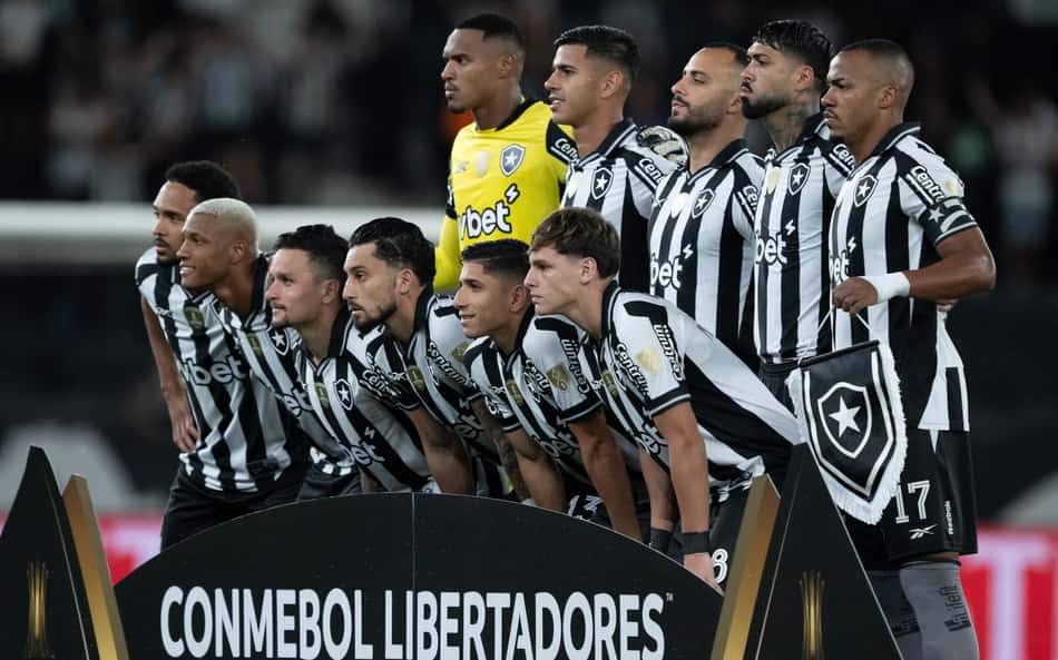 Torcedores reagem a mosaico do Botafogo pela Libertadores: 'De outro mundo'