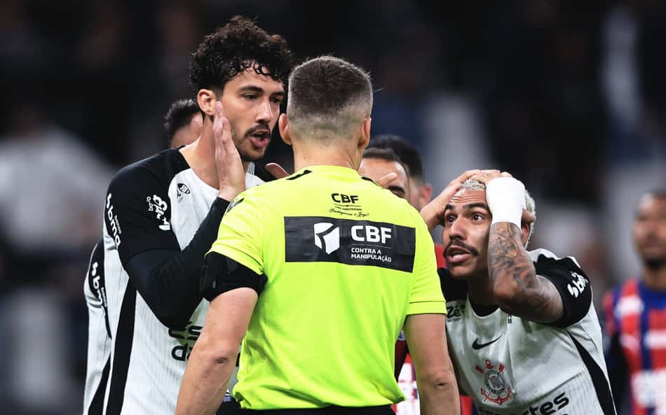 Comentaristas da Globo analisam gol polêmico em Corinthians x Bahia: 'Não faz sentido'