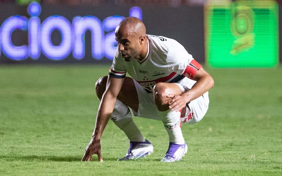 Lucas Moura entrou no segundo tempo e marcou um gol no empate diante do Sport, na Ilha do Retiro. (Foto: Rafael Vieira/AGIF)