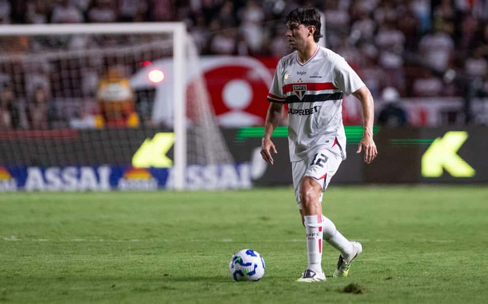 Convocado, Ferraresi cresce no São Paulo sob comando de Crespo; veja os números