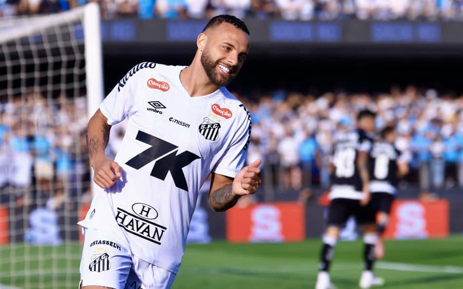 Atacante do Santos despista sobre presença no jogo contra o Fluminense