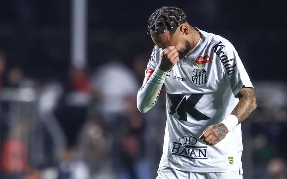 Abatido, Neymar se manifesta nas redes sociais após vexame do Santos diante do Vasco