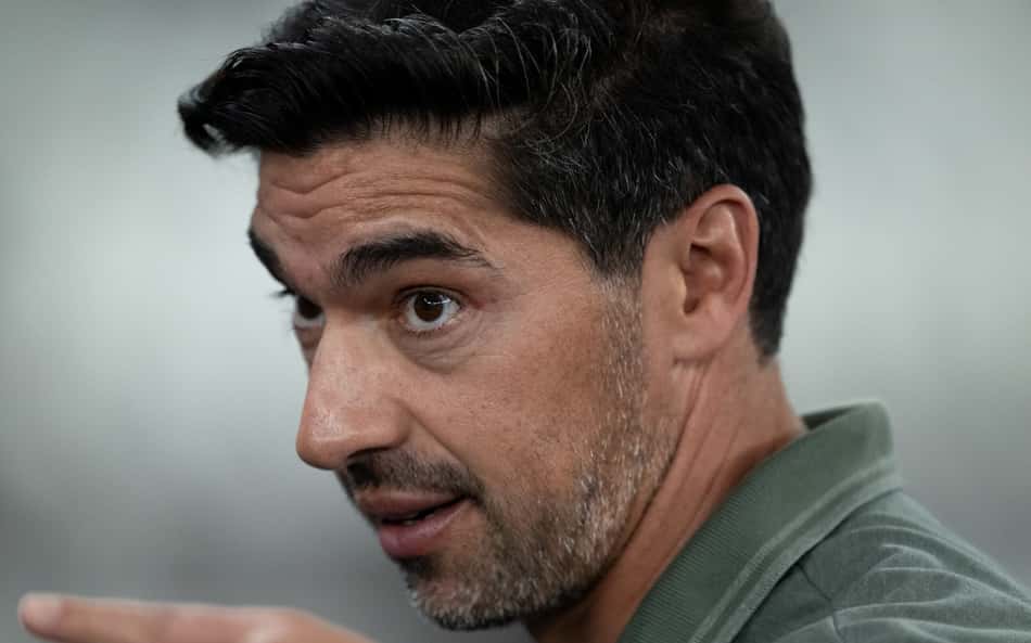 Abel valoriza apoio do Palmeiras em caso Al-Sadd e desconversa sobre renovação
