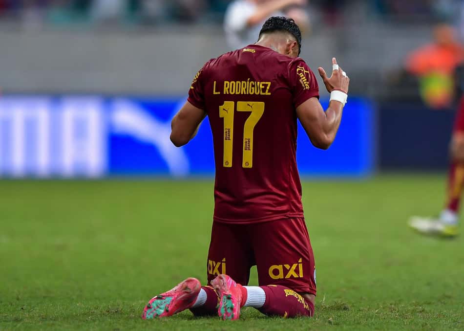 Lucho Rodríguez celebra gol pelo Bahia (Foto: Jhony Pinho/AGIF)