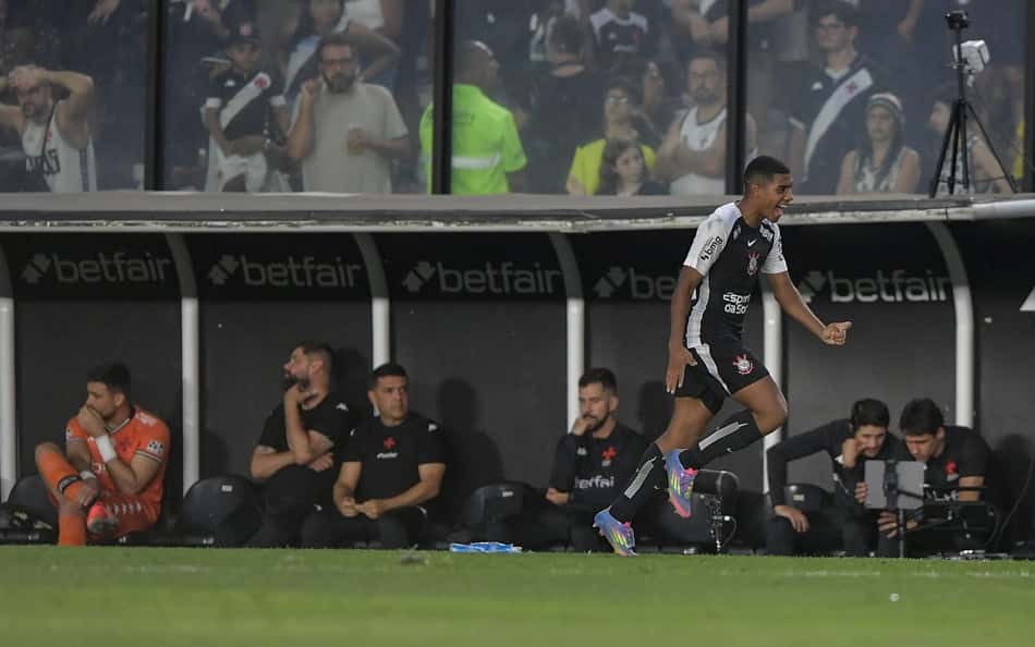 Corinthians reencontra competitividade enquanto Vasco segue preso à irregularidade