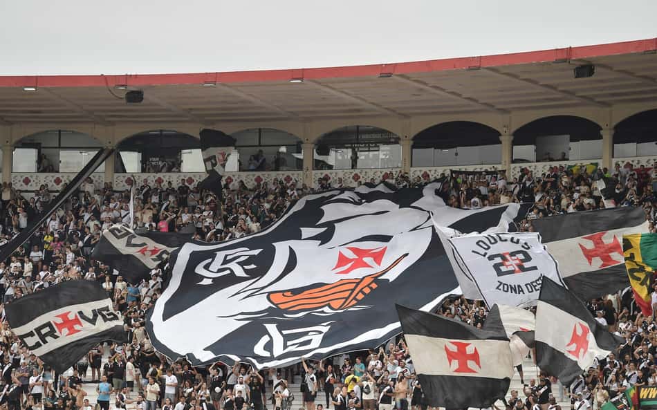 O Vasco é o primeiro time de fora da zona do rebaixamento do Campeonato Brasileiro. (Foto: Thiago Ribeiro/AGIF)