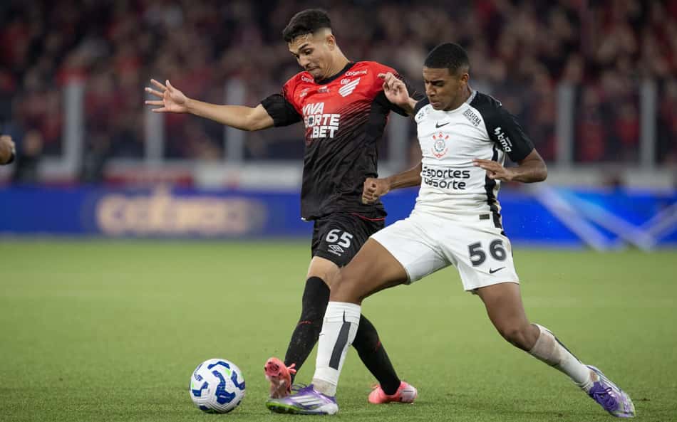 Galvão Bueno discorda de Neto em polêmica de Athletico-PR x Corinthians