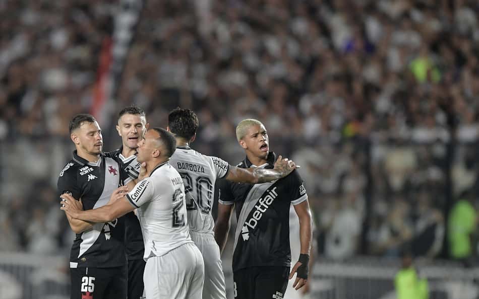 Barros comemora retorno ao Vasco, mas lamenta resultado contra o Botafogo