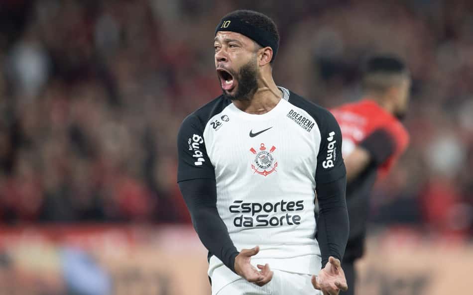 Memphis Depay, do Corinthians, detona grama sintética da Arena da Baixada: 'Mata o jogo'