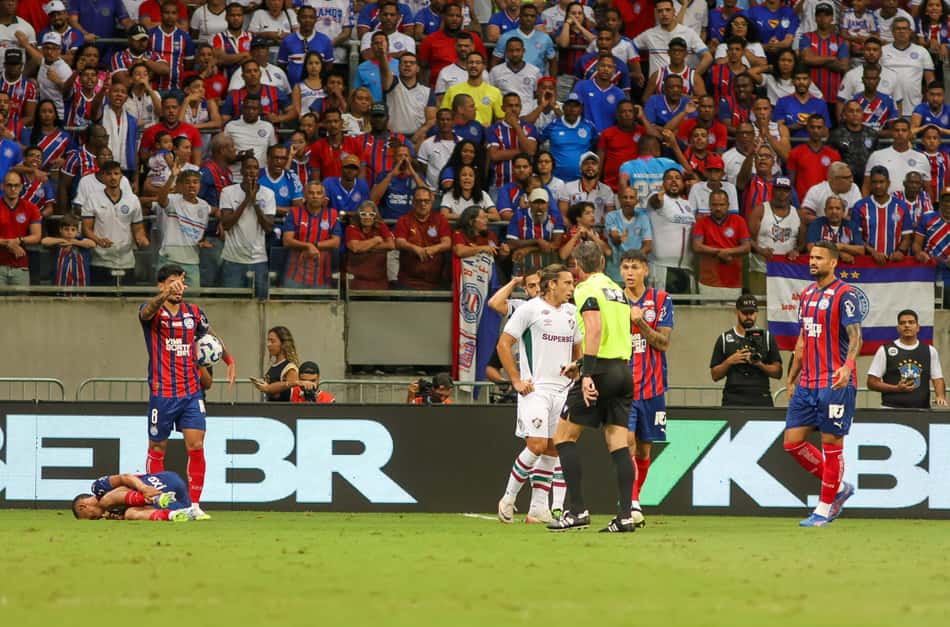 Raphael Claus em Bahia x Fluminense (Foto: Marcio Jose/AGIF)