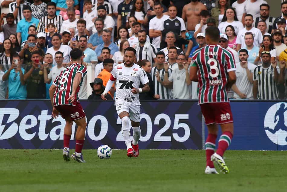 Neymar acumula 21 jogos e 7 gols com a camisa do Santos. (Foto: Mauricio De Souza/AGIF)