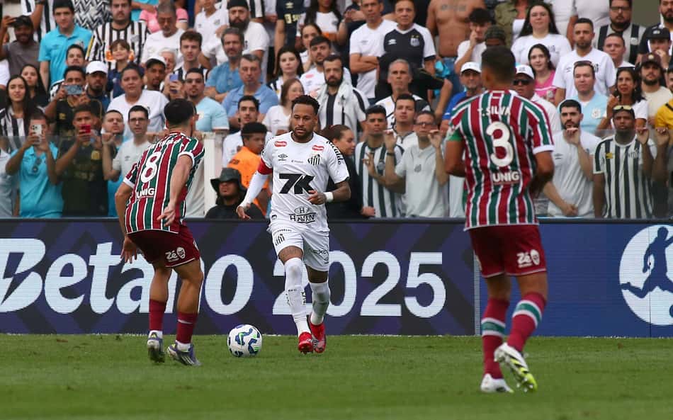 Neymar acumula 21 jogos e 7 gols com a camisa do Santos. (Foto: Mauricio De Souza/AGIF)