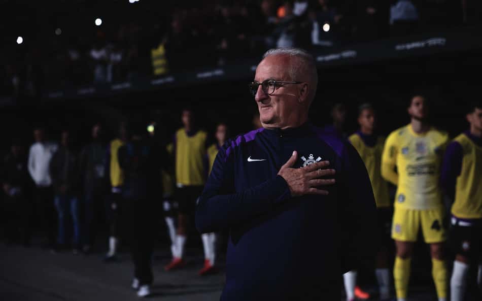 Dorival Jr. concede entrevista coletiva após empate do Corinthians; assista na íntegra