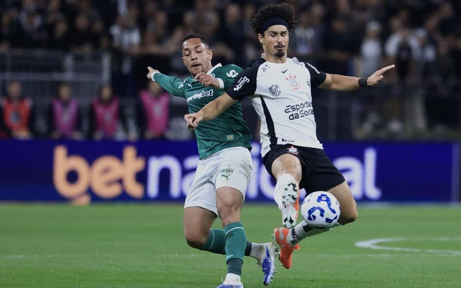 Corinthians e Palmeiras fizeram um jogo movimentado em Itaquera (Foto: Marcello Zambrana/AGIF)