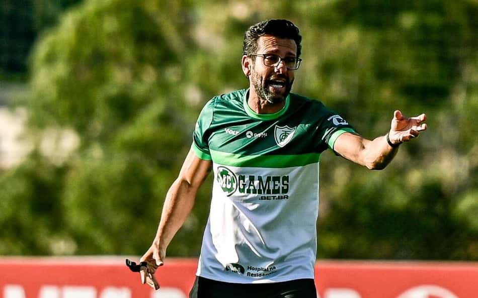 Na ZR da Série B, América-MG acerta com ex-Athletico e Vasco como técnico