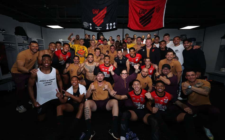 Athletico cutuca o São Paulo: 'A gente sabe o porquê de fugirem do Caldeirão'