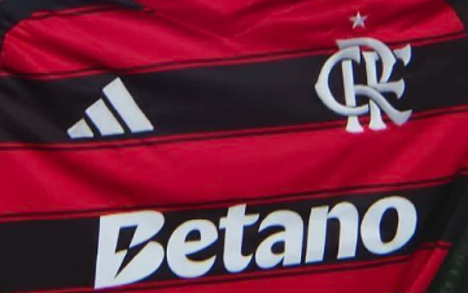 Bap mostra aplicação da logo da Betano no uniforme do Flamengo