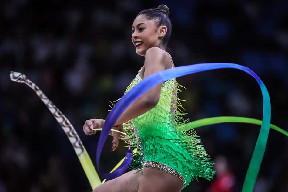 Barbara Domingos se apresenta com fita no Mundial de Ginástica Rítmica de 2025 (Foto: Gaspar Nóbrega / CBG)