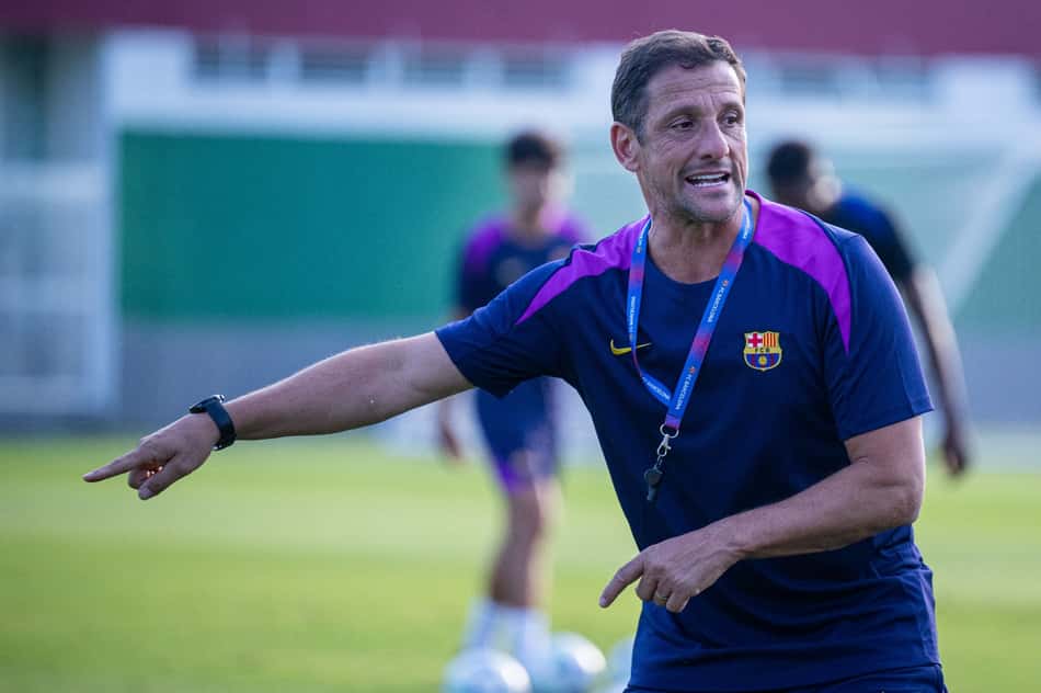 Belletti comanda treino do Barcelona Sub-20 no CT do Fluminense
