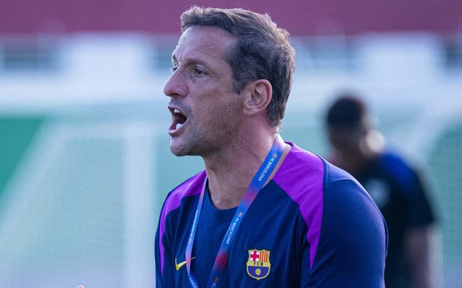 Belletti, treinador do Barcelona sub-20, se rende à torcida do Flamengo: 'Impressionante'
