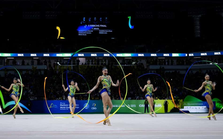 Brasil durante a final de fitas no Mundial de Ginástica Rítmica (Foto: Ivan Carvalho / CBG)