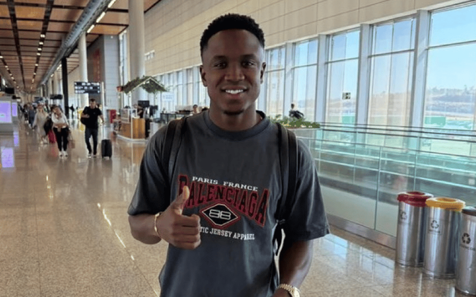 Atacante colombiano chega a Belo Horizonte para assinar com o Cruzeiro