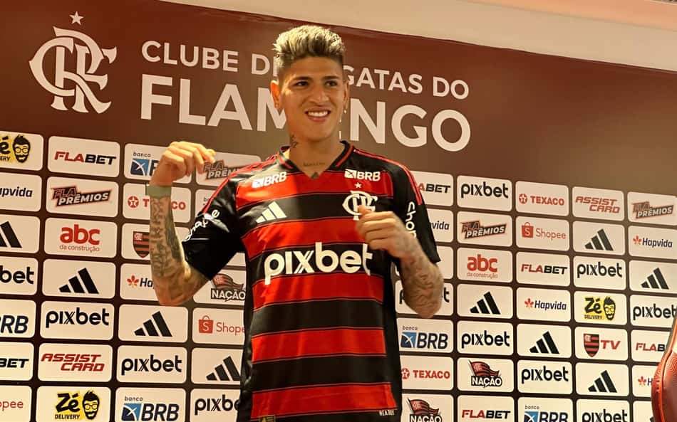 Apresentado no Flamengo, Carrascal afasta competição com Arrascaeta: 'A ideia é somar'