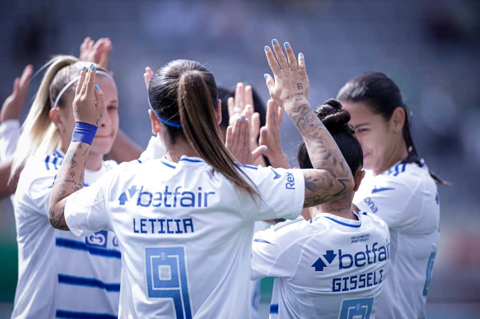 Cruzeiro e Palmeiras se enfrentam pelas semifinais do Brasileirão Feminino