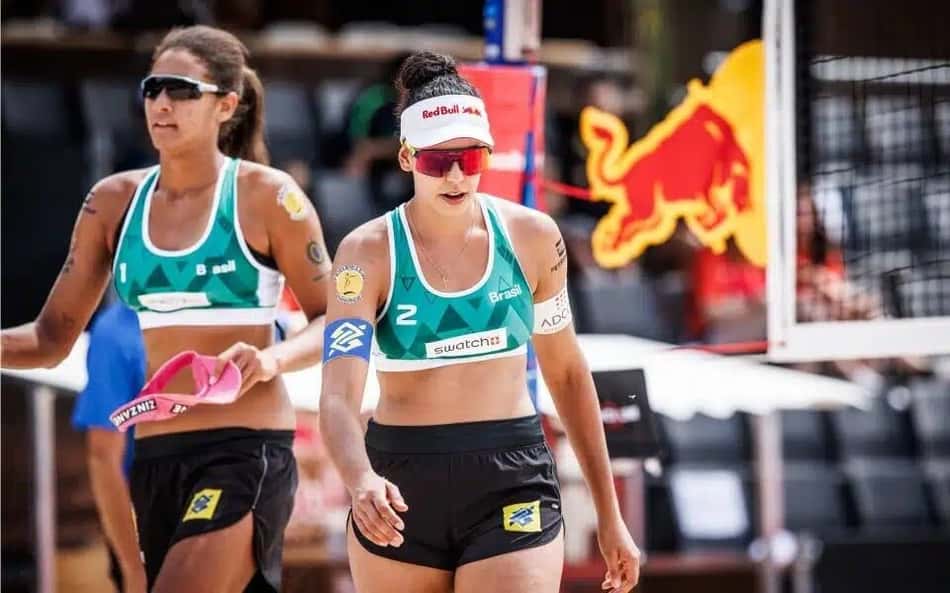 Campeãs olímpicas de vôlei de praia ficam com bronze em torneio no Canadá