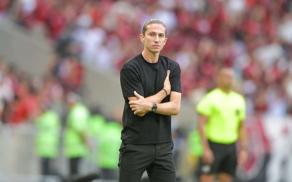 Filipe Luís revela que De la Cruz pediu para sair e explica substituições do Flamengo contra o Grêmio