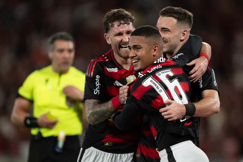 Clubes brasileiros que podem igualar Flamengo com 100 gols; veja