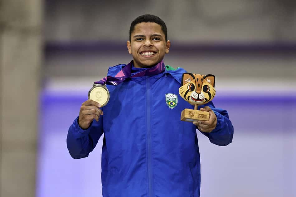 Pedro Silveira conquistou o ouro no cavalo com alças