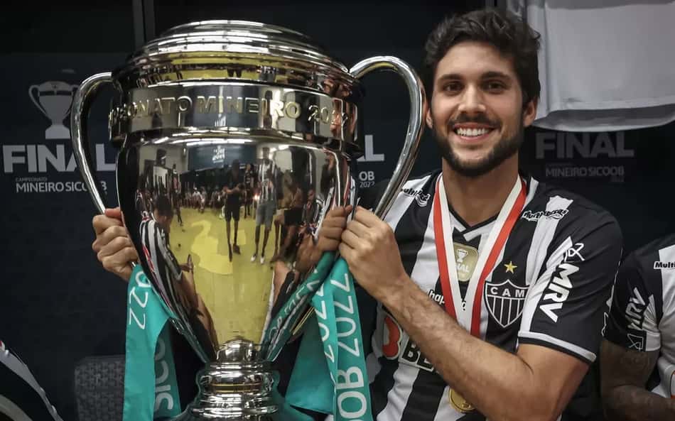 Igor Rabello chega ao Rio para assinar com Fluminense; veja números no Galo