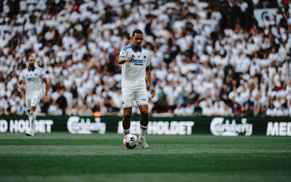 Após garantir vaga na próxima fase da Champions League, Gabriel Pereira mira confronto diante do Malmö